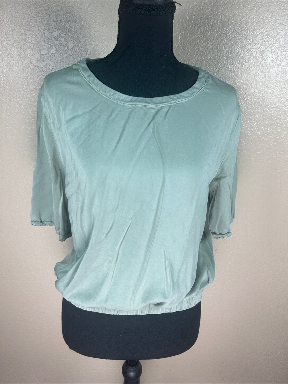 Cloth & Stone Sage Green Button-Front Shirt | Medium |  Banded Bottom